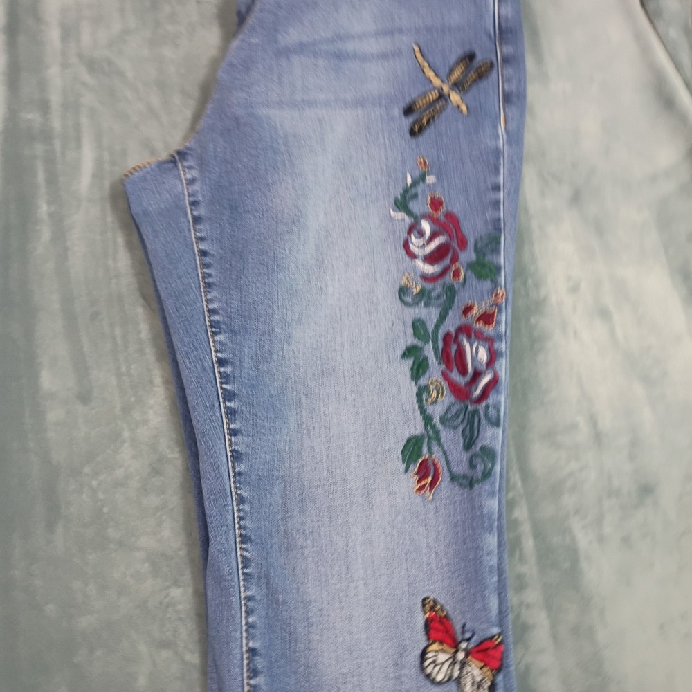 Earl Jean Womens Skinny Jeans Size 12 Medium Wash Floral Butterfly Embroidered - Picture 7 of 8